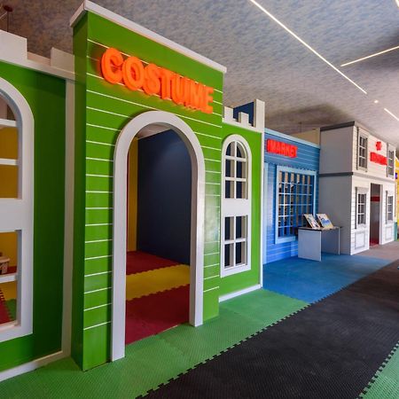 The V Luxury Resort Sahl Hasheesh Hurghada Esterno foto The Children's Museum of Oakville