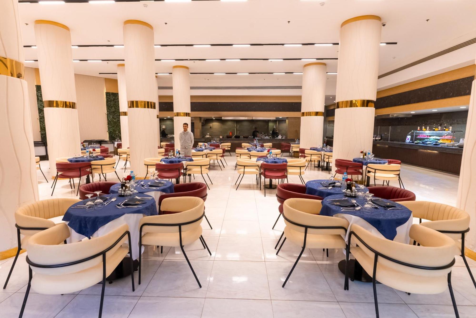The V Luxury Resort Sahl Hasheesh Hurghada Esterno foto The restaurant