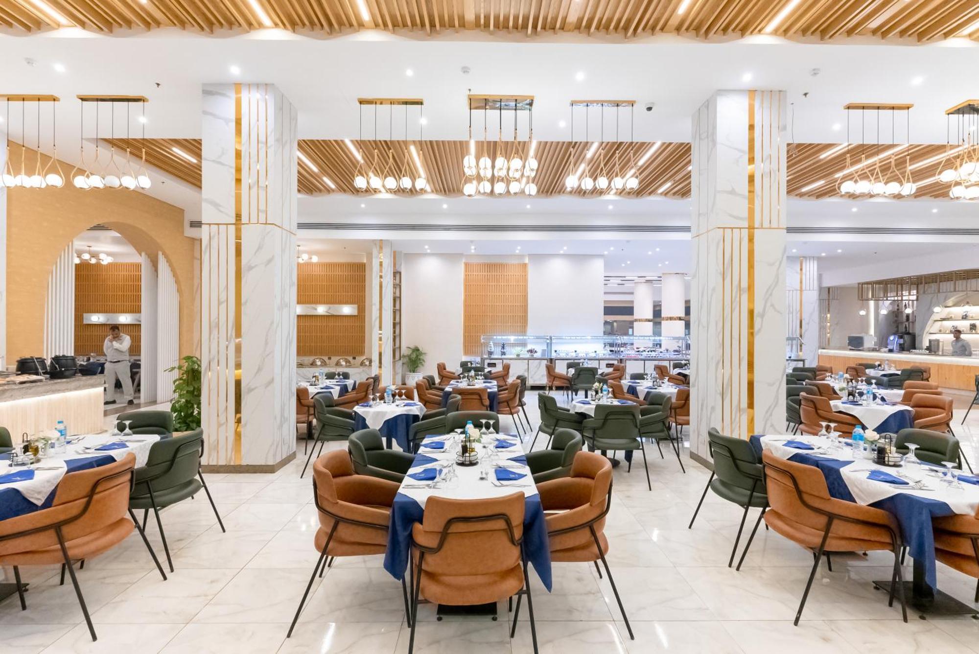 The V Luxury Resort Sahl Hasheesh Hurghada Esterno foto The restaurant