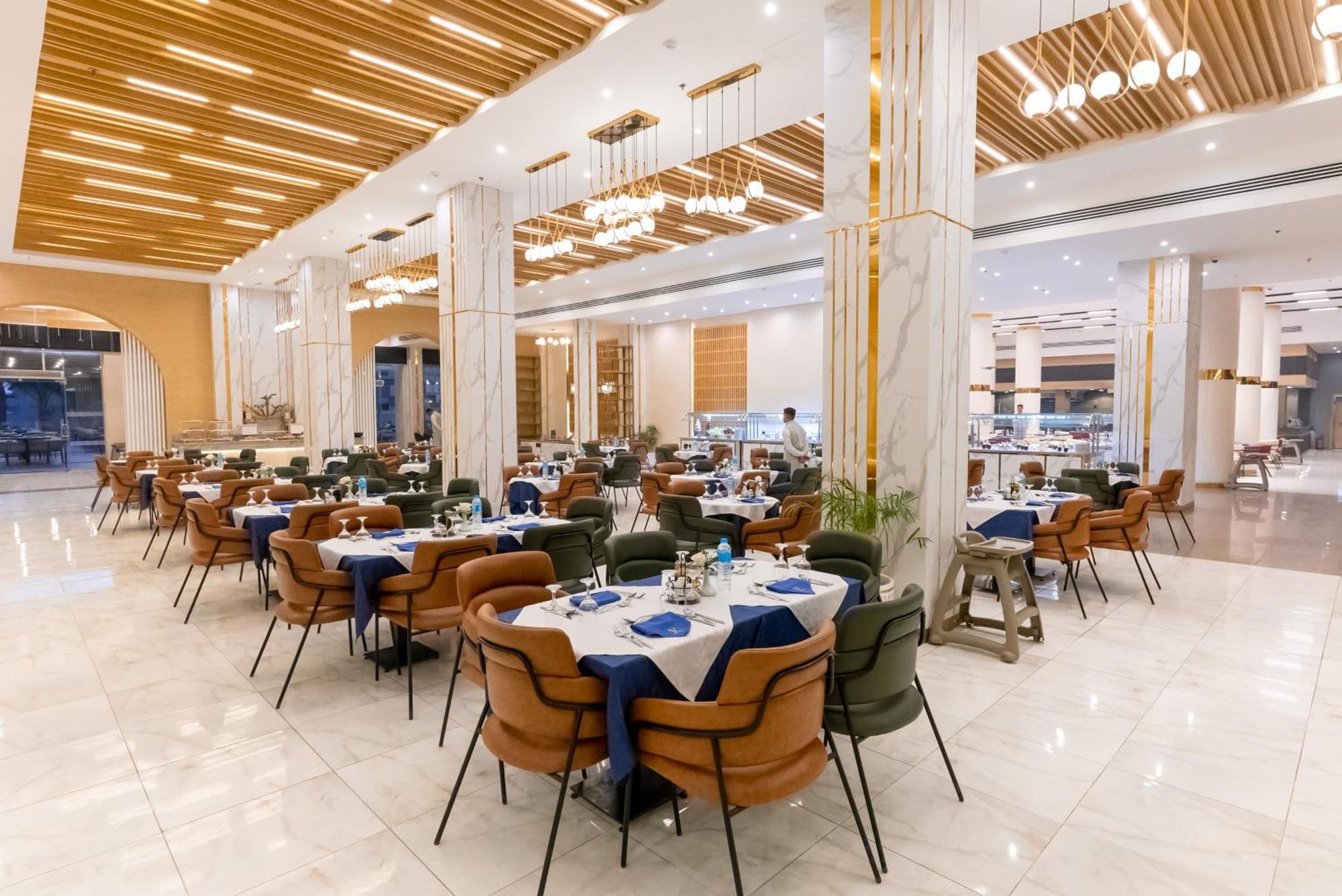 The V Luxury Resort Sahl Hasheesh Hurghada Esterno foto The restaurant