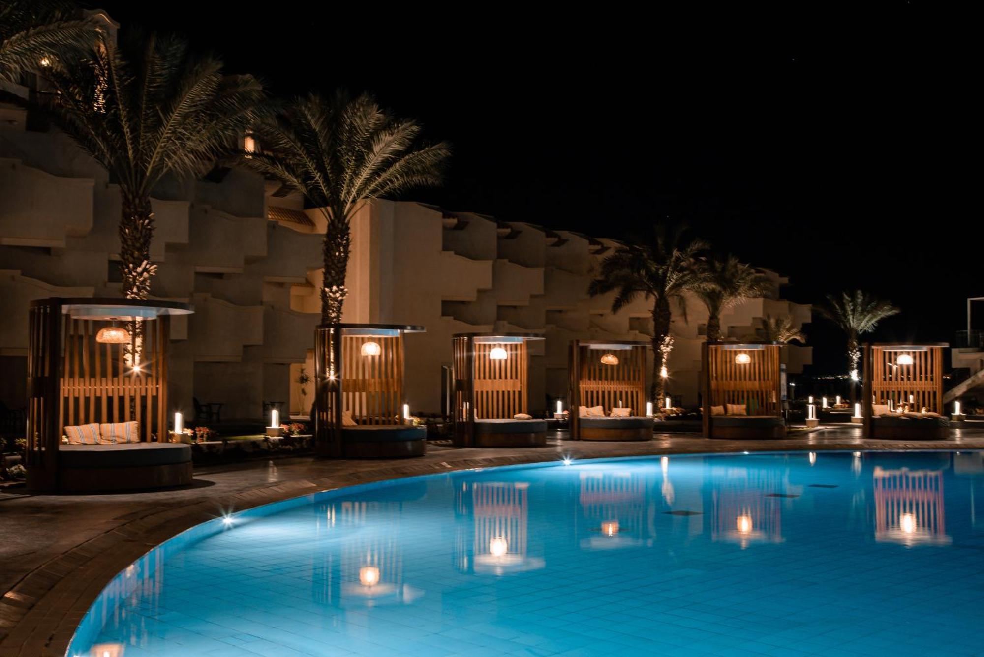 The V Luxury Resort Sahl Hasheesh Hurghada Esterno foto The swimming pool at the hotel