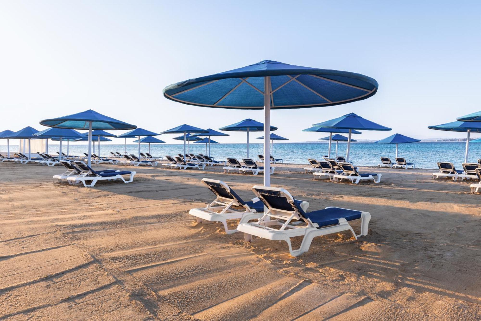 The V Luxury Resort Sahl Hasheesh Hurghada Esterno foto Beach at the Grand Resort
