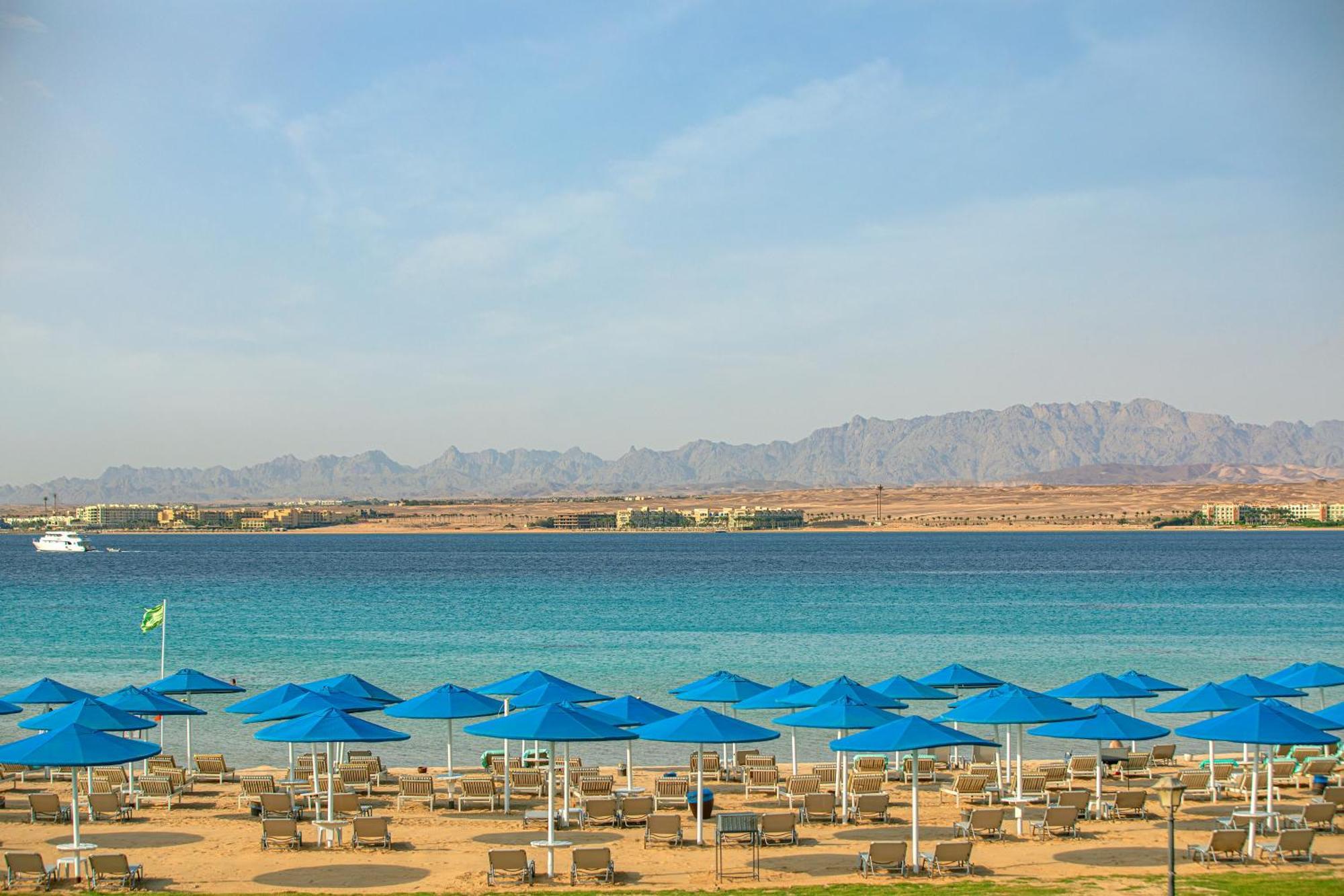 The V Luxury Resort Sahl Hasheesh Hurghada Esterno foto The Red Sea coast at Sharm El Sheikh