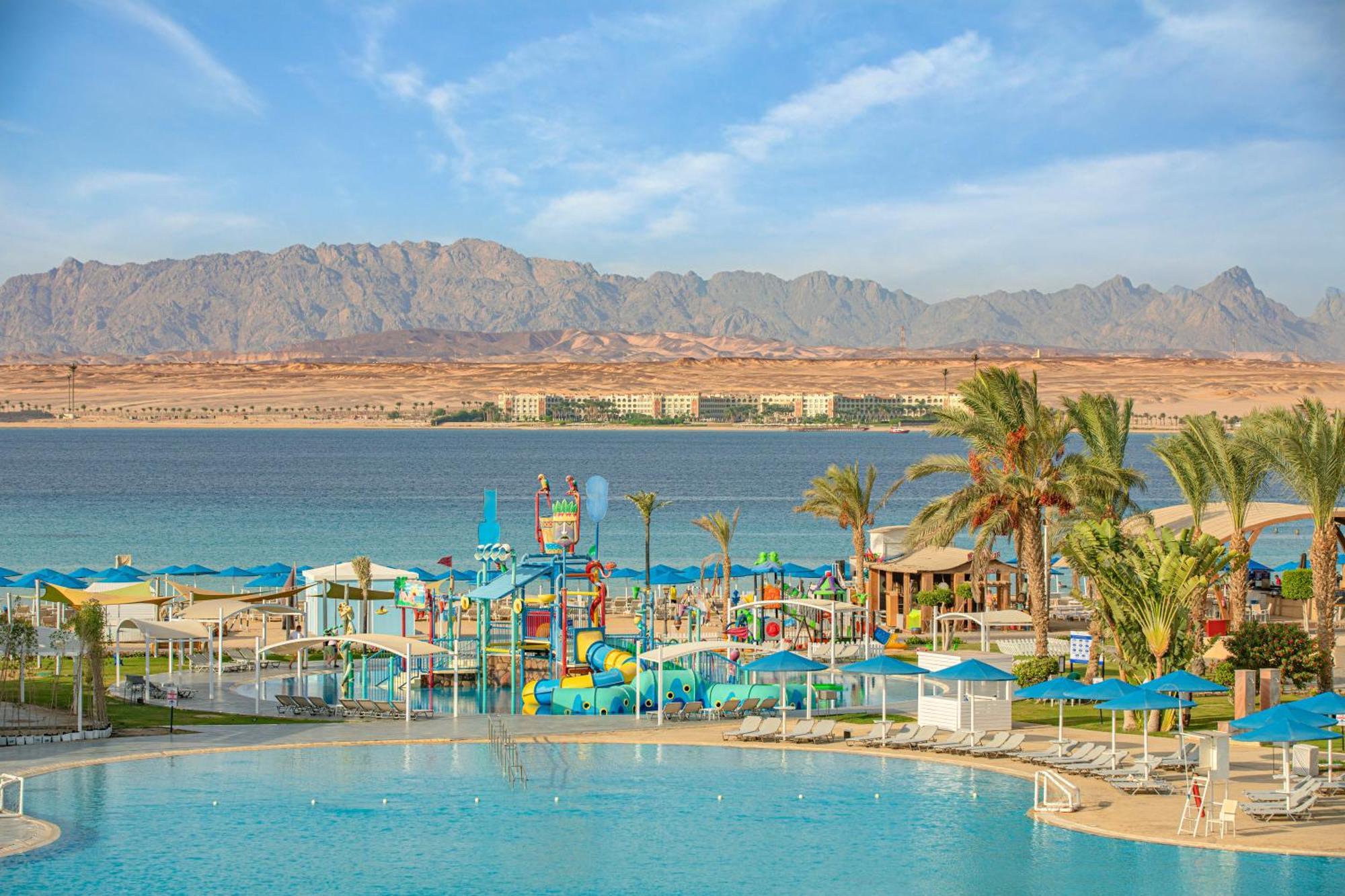 The V Luxury Resort Sahl Hasheesh Hurghada Esterno foto View of the Dead Sea from the Dead Sea Spa Resort
