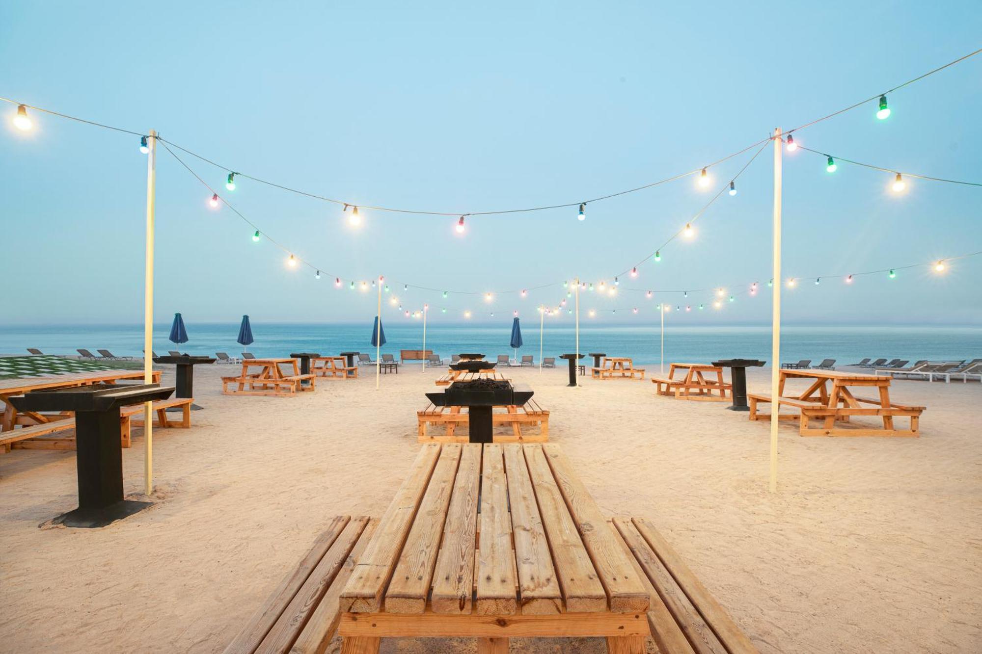 The V Luxury Resort Sahl Hasheesh Hurghada Esterno foto The beach at the Standard