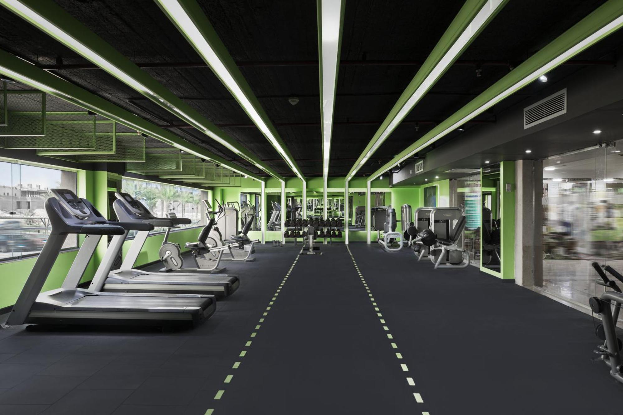 The V Luxury Resort Sahl Hasheesh Hurghada Esterno foto The gym at the headquarters of the company